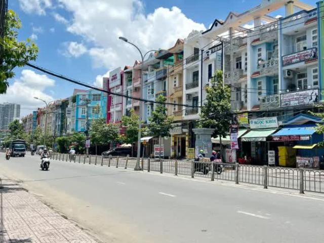 Mặt tiền kinh doanh Tạ Quang Bửu ngang 5m Vuông Vức chỉ 14 tỷ 5