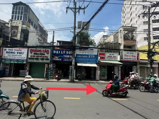 Mặt Tiền Lê Quang Định, Bình Thạnh: Chính Chủ Bán Gấp! Dt 3.3x27.6m, Giá Tốt Chỉ 20 tỷ!