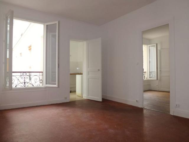 M° VOLTAIRE. Boulevard Voltaire, 75011 Paris