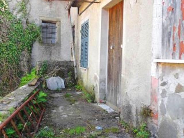 M 206 IN ESCLUSIVA Porz. di fabbricato con esposizone panoramica sulla vallata