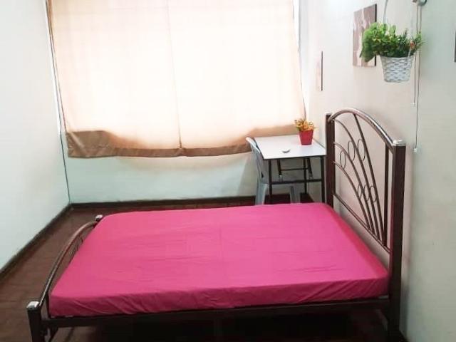 MCO Free Deposit ️ Middle Room at Taman Seputeh, with High Speed WIFI