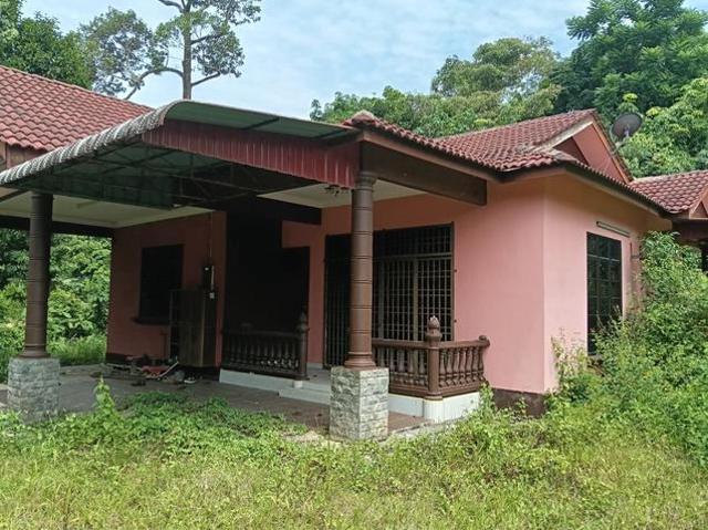 Mampu Milik Banglo 1 Tingkat di Jalan Paya Resak Kampung Wakaf Pak