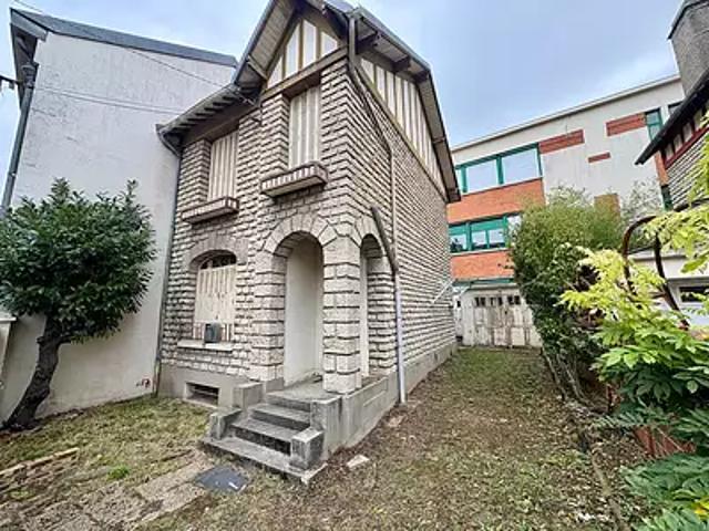 Mantes la Jolie 78200 Achat / Vente maison 3 pièces t3 au dernier étage