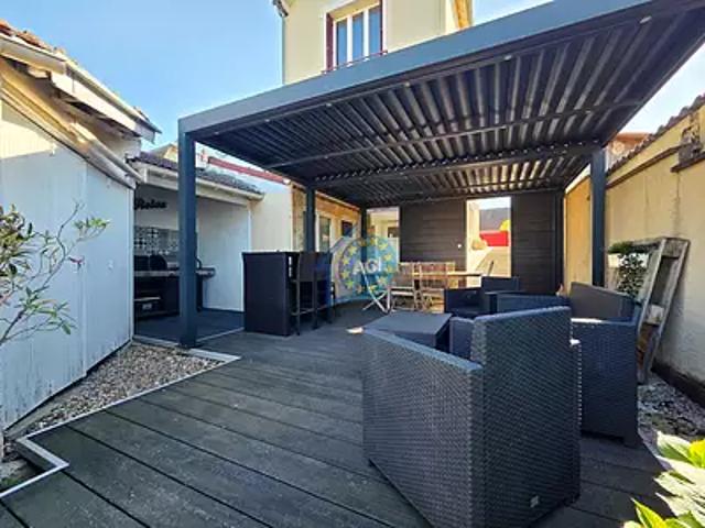 Mantes la Jolie 78200 Achat / Vente maison 7 pièces t7 au dernier étage cave
