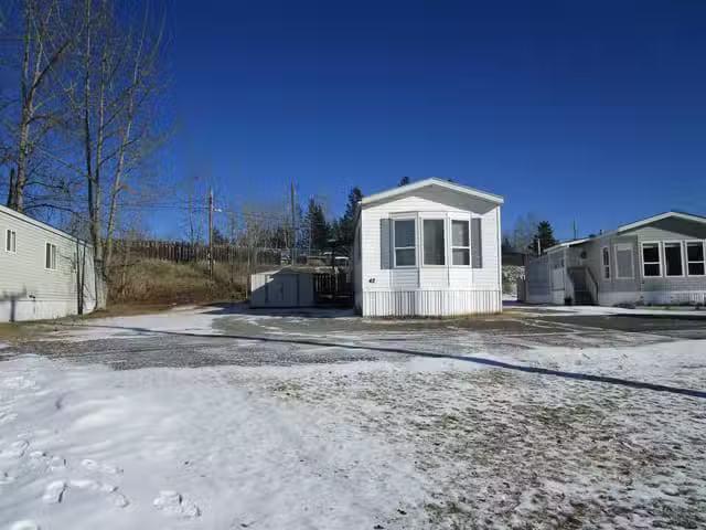 Manufactured Home for sale in 103 Mile House, 100 Mile House.