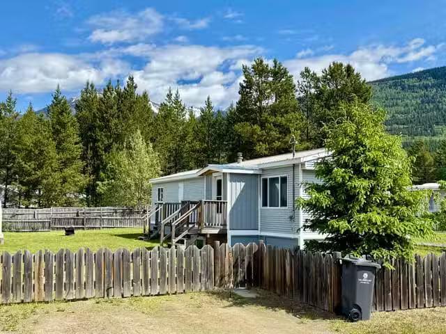 Manufactured Home for sale in Valemount, Robson Valley, 970 Be.