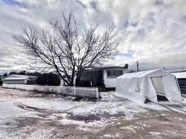 Manufactured Home for sale in Valemount, Robson Valley, 1085 3.