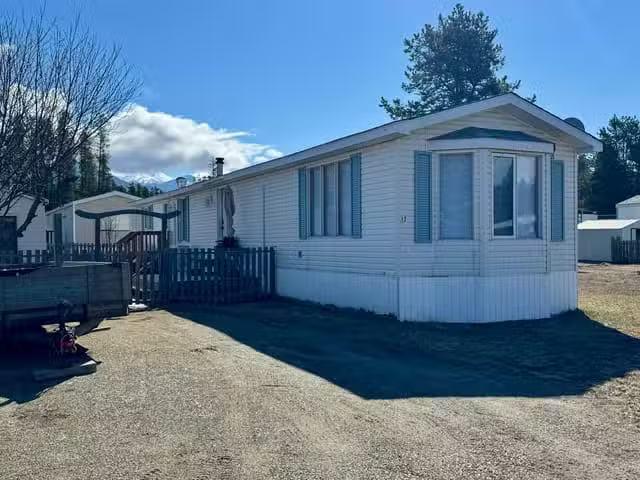 Manufactured Home for sale in Valemount, Robson Valley, th Ave.