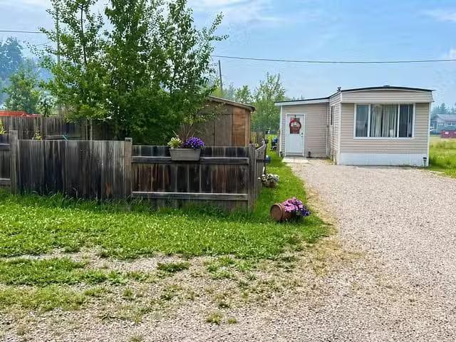 Manufactured Home for sale in Charlie Lake, Fort St. John, 8 1.