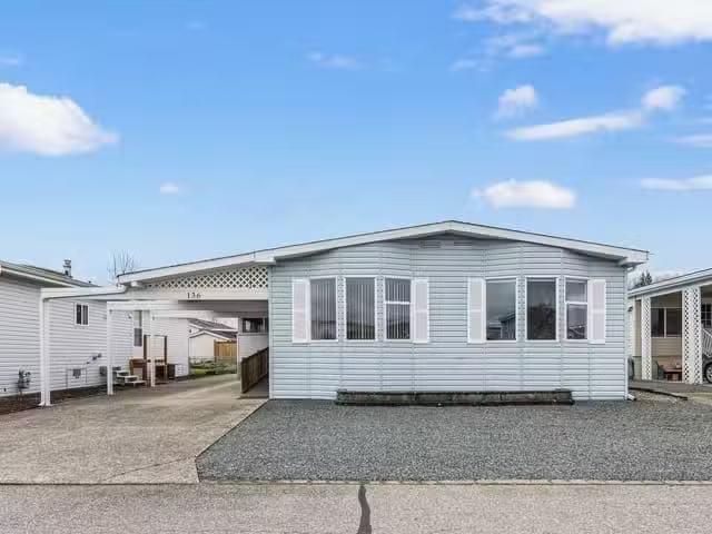 Manufactured Home for sale in Chilliwack, Chilliwack, 136 9055.