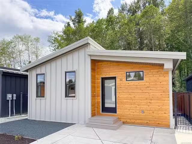Manufactured Home for sale in Cumberland, 32 3025 Royston Rd.