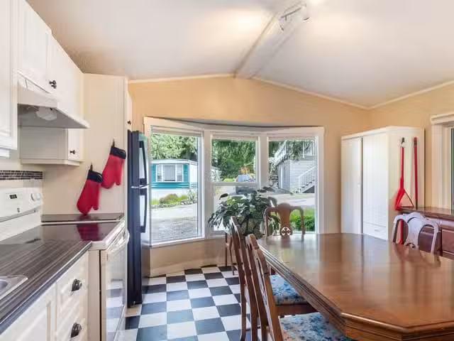 Manufactured Home for sale in Gibsons, Sunshine Coast, 20 1416.