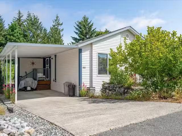 Manufactured Home for sale in Ladysmith, 66 658 Alderwood Dr.