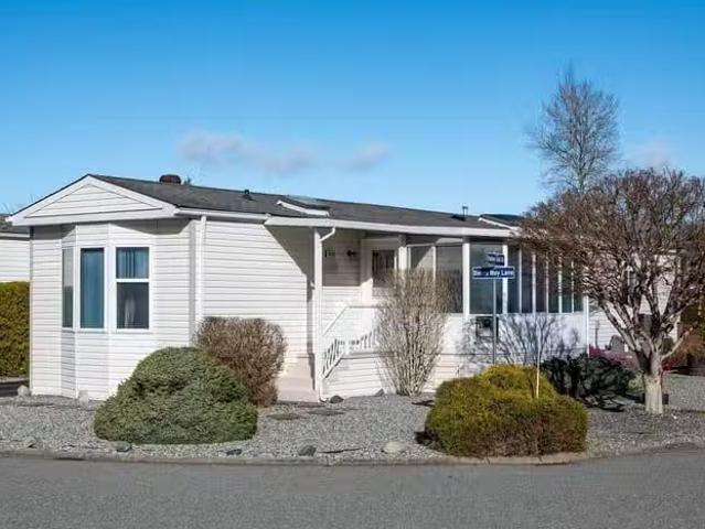 Manufactured Home for sale in Nanaimo, 1839 Valley Oak Dr, 103.