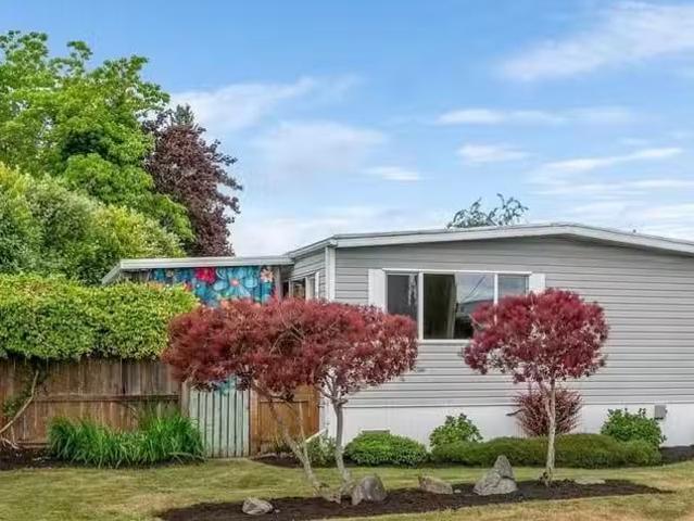 Manufactured Home for sale in Parksville, 1 129 Meridian Way.