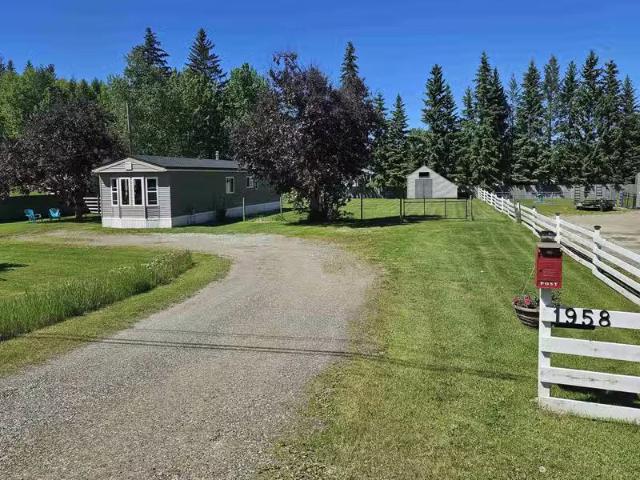 Manufactured Home for sale in Red Bluff/Dragon Lake, Quesnel.