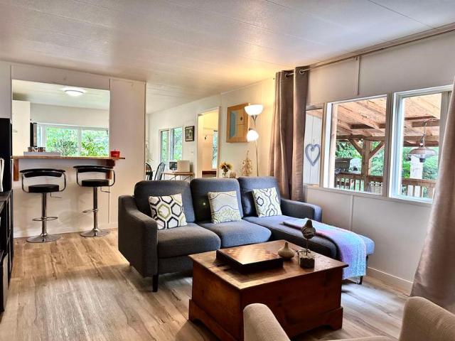 Manufactured Home for sale in Sechelt District, Sechelt, Sunsh.