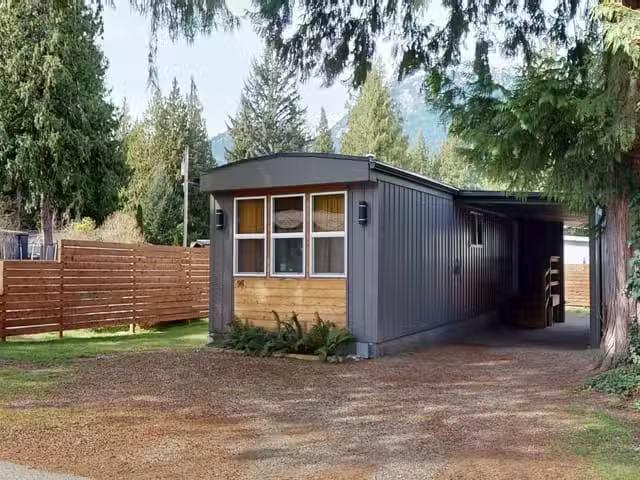 Manufactured Home for sale in Squamish, Squamish, 98 1830 Mamq.