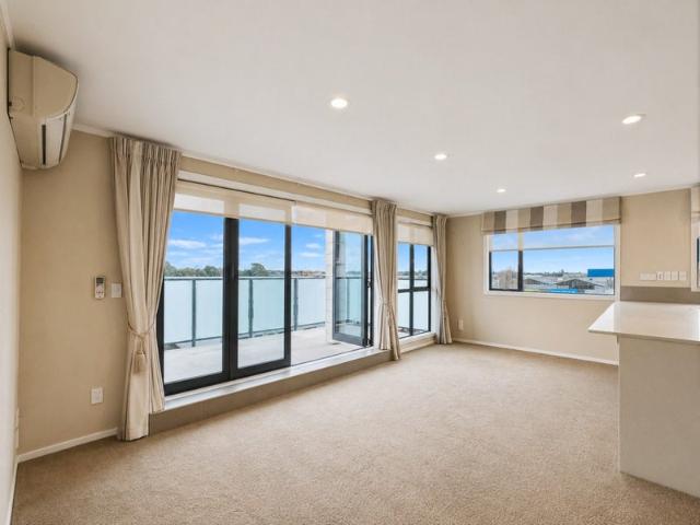 manukau, 3 bedrooms
