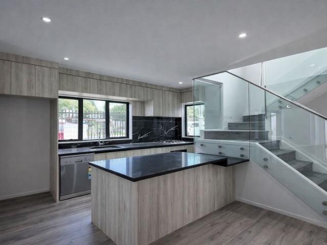 manurewa, 4 bedrooms