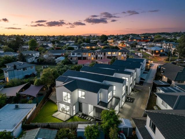 manurewa, 4 bedrooms