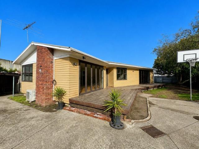 manurewa, 5 bedrooms