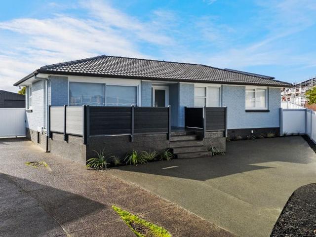 manurewa, 5 bedrooms