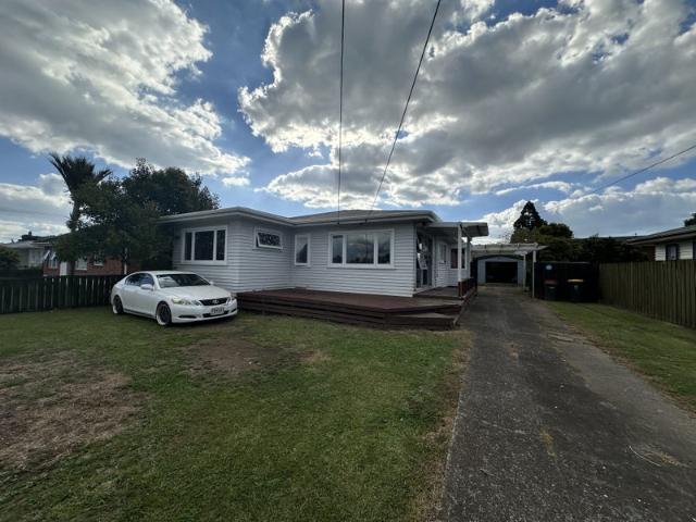 manurewa, 5 bedrooms
