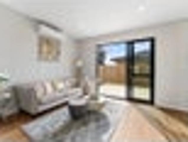 Manurewa, 5 bedrooms, $880 pw