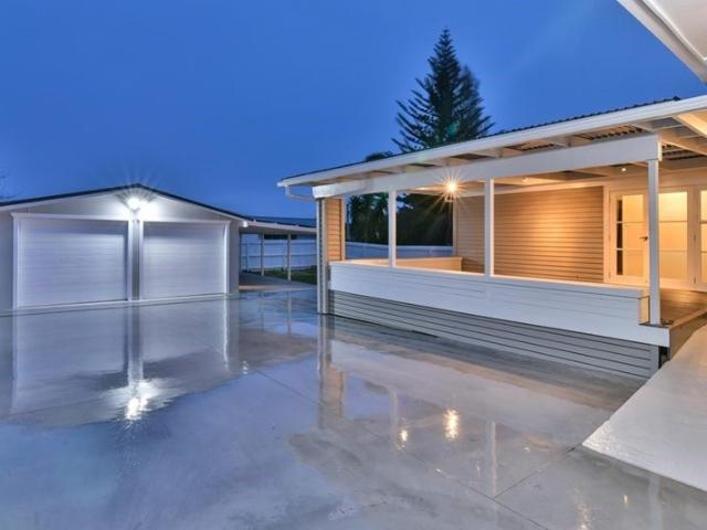 manurewa, 5 bedrooms
