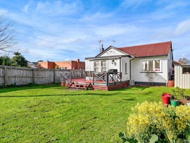 manurewa, 2 bedrooms