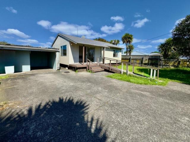 manurewa, 2 bedrooms