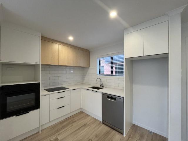 manurewa, 2 bedrooms