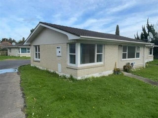 manurewa, 2 bedrooms