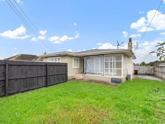 manurewa, 2 bedrooms