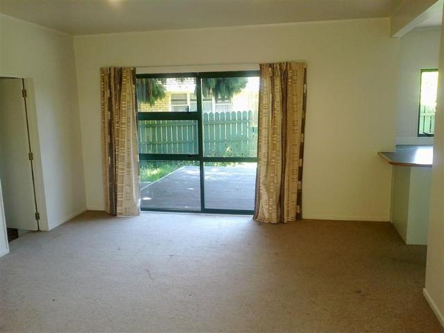 manurewa, 2 bedrooms
