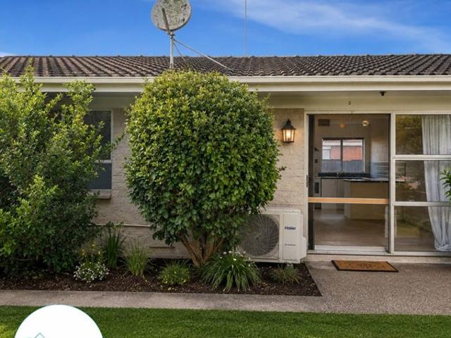 manurewa, 2 bedrooms