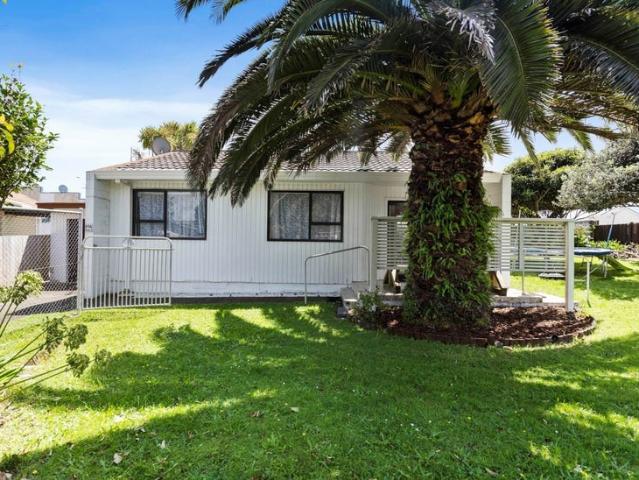 manurewa, 2 bedrooms