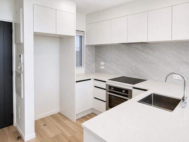 manurewa, 2 bedrooms