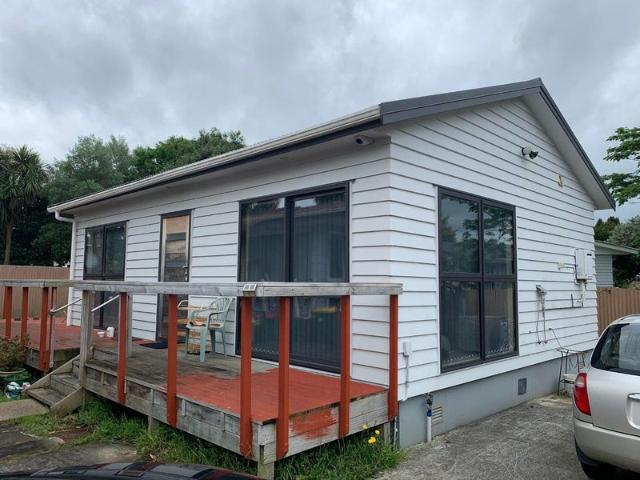 manurewa, 2 bedrooms