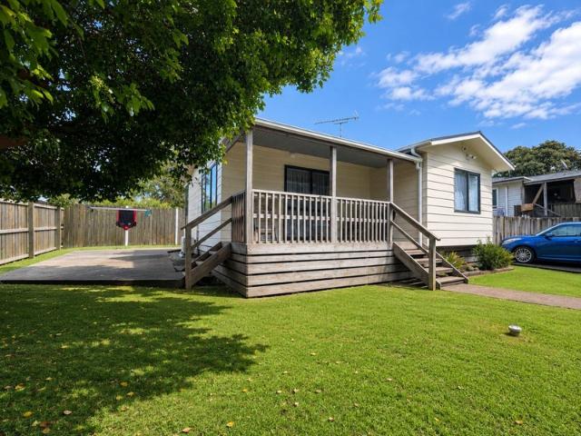 manurewa, 2 bedrooms