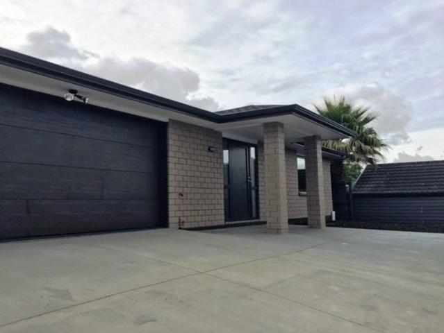 manurewa, 2 bedrooms