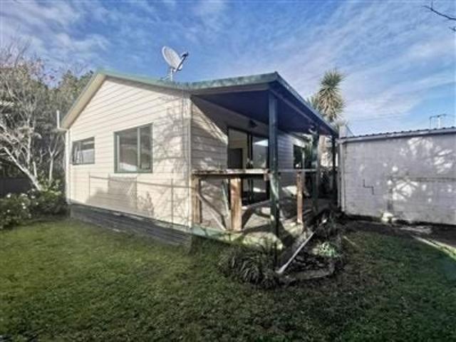 manurewa, 2 bedrooms