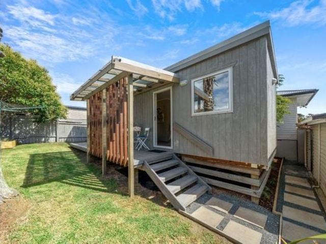 manurewa, 2 bedrooms