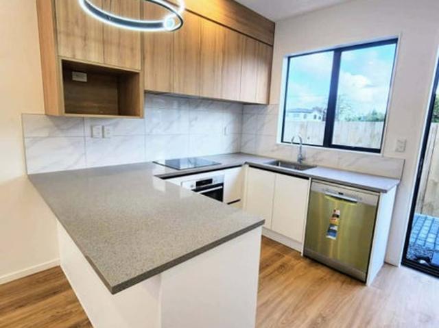 manurewa, 2 bedrooms
