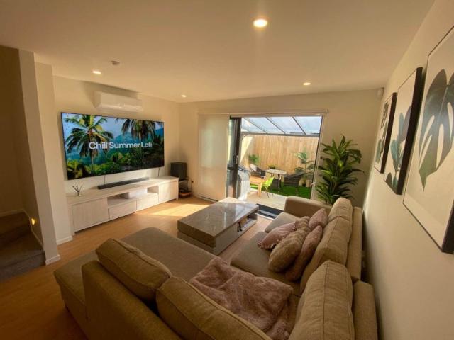 manurewa, 2 bedrooms