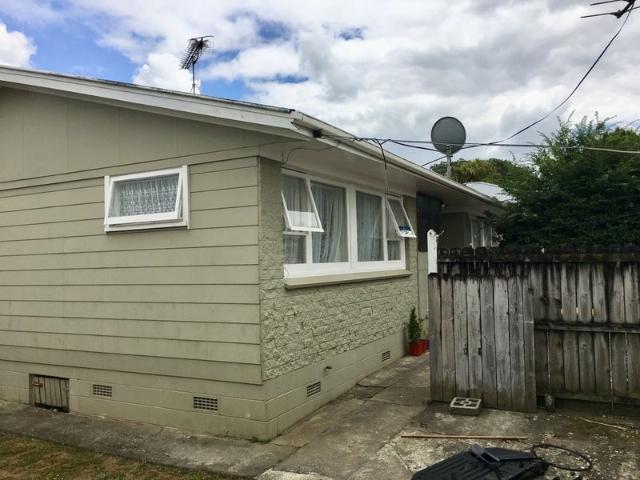 manurewa, 2 bedrooms