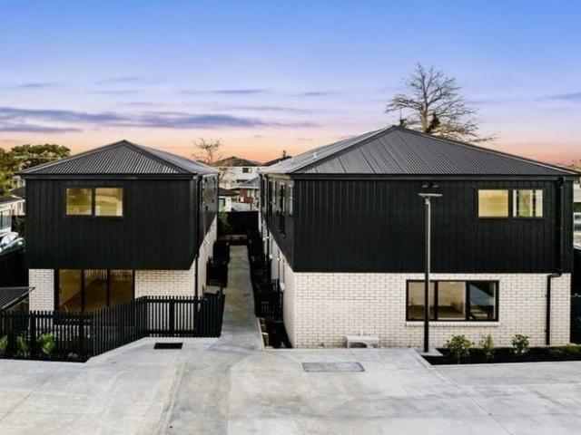 manurewa, 2 bedrooms