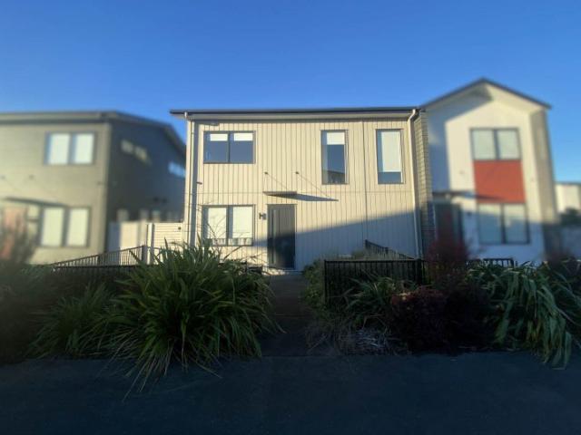 manurewa, 2 bedrooms