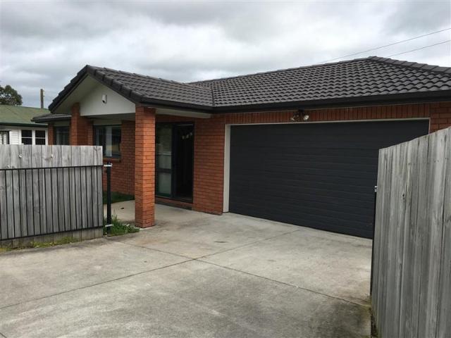 manurewa, 2 bedrooms